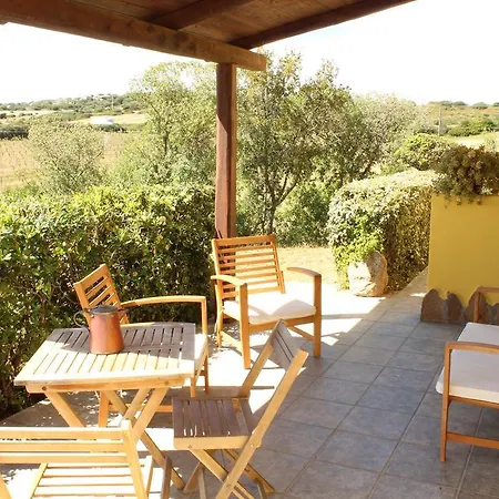 Vakantieboerderij Campesi Casale Tra Le Vigne Aglientu
