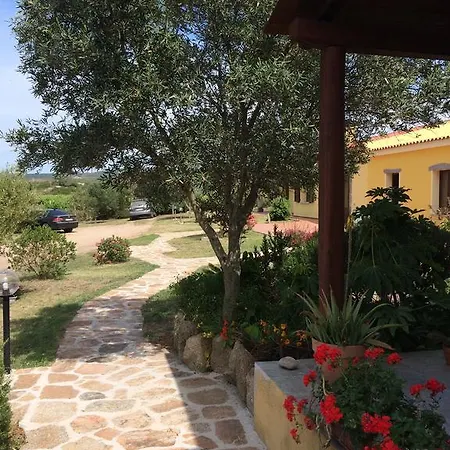 Campesi Casale Tra Le Vigne * アリエントゥ